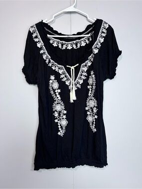 Devoted Black Embroidered Boho Peasant Top – Short Sleeve